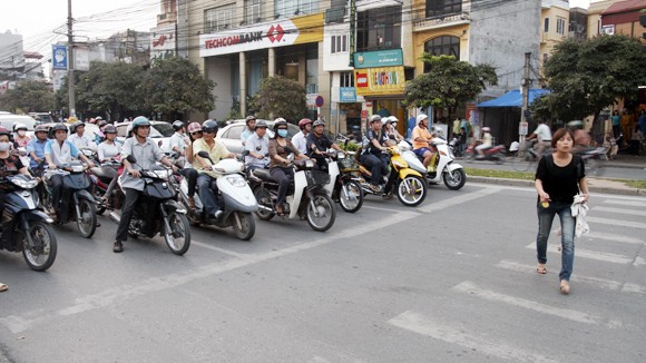 Đẩy mạnh tuyên truyền Luật Giao thông tới người dân ảnh 1