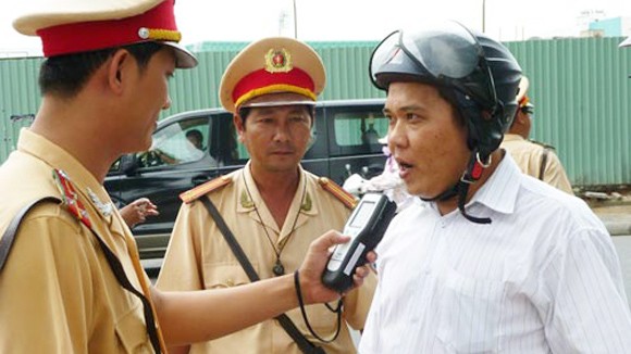 Bỏ xử phạt xe không chính chủ, đội MBH rởm ảnh 1