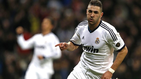 Số 9 chỉ có thể là Benzema ảnh 1