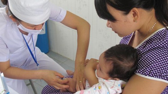 Cần hoàn chỉnh quy trình chống tai biến sau tiêm chủng ảnh 1