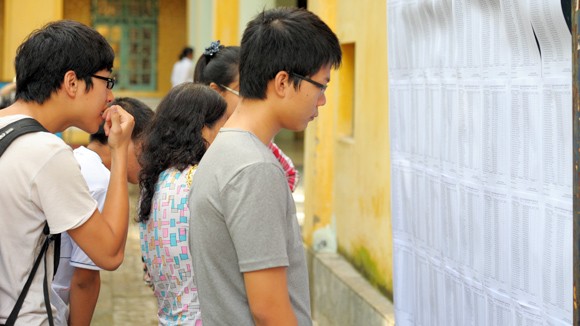 Kết quả thi cao, điểm chuẩn tăng vọt ảnh 1
