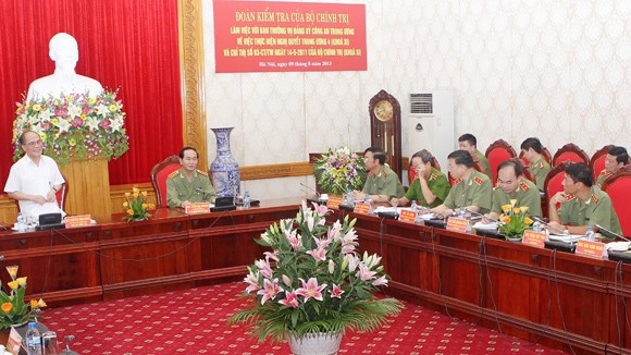 Công an cần gương mẫu, đi đầu ảnh 1