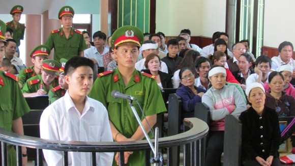Trả giá bằng án tù chỉ vì anh hùng không đúng chỗ ảnh 1