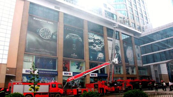 Diễn tập phòng cháy tại tòa nhà Vincom Center ảnh 1