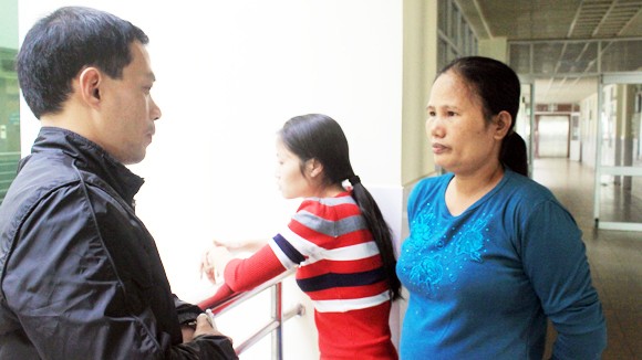 Nỗi đau chất chồng của bà mẹ có 2 con bị tạt axit ảnh 1