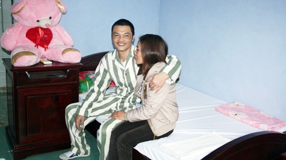 Gian phòng hạnh phúc ảnh 1