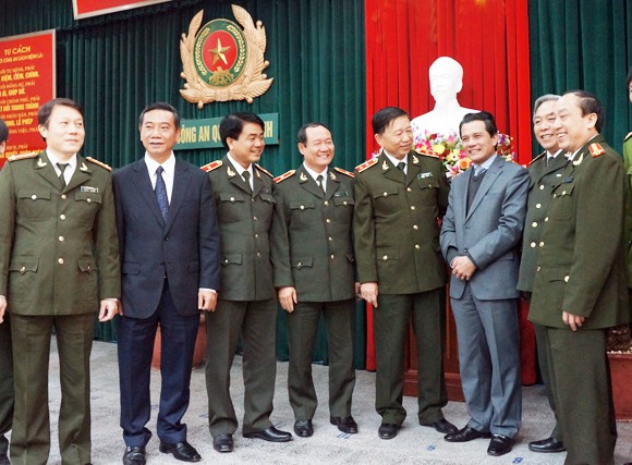 Xây dựng Công an quận, huyện thành “pháo đài” giữ gìn ANTT ảnh 1