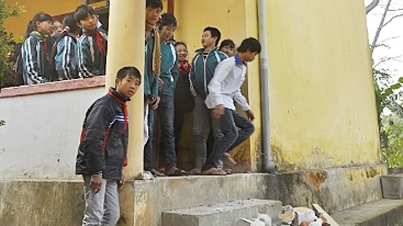 Sập lan can trường học tại Hà Tĩnh ảnh 1