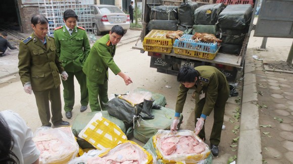 Thực phẩm “bẩn” vẫn tìm đường lách ảnh 1