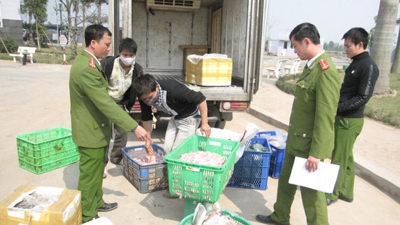 3 tạ nội tạng lợn bẩn suýt “chui” vào lò mổ ảnh 1