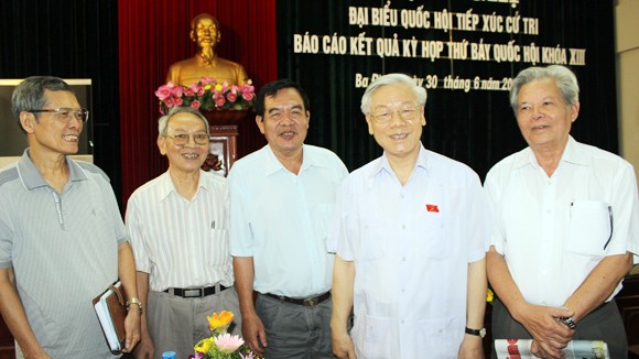 Tổng Bí thư Nguyễn Phú Trọng tiếp xúc cử tri ảnh 1