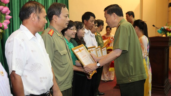 Nghiêm túc, sáng tạo, dân chủ, thực sự đi vào cuộc sống ảnh 1