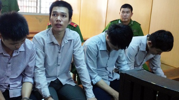 Giết người trong bệnh viện, 3 anh em cùng ngồi tù ảnh 1