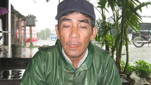 Những "hiệp sĩ" xe ôm thầm lặng ảnh 1