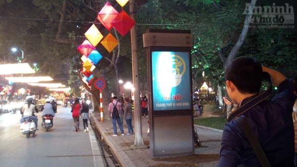 Hà Nội "khoác áo mới"... lung linh đón xuân ảnh 7
