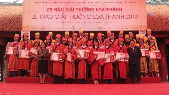 Sinh viên ĐH Kiến trúc Hà Nội “thâu tóm” giải Loa Thành ảnh 1