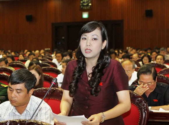 Đại biểu Quốc hội "mổ xẻ" giá điện ảnh 1