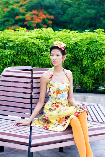 Hoàng Thùy chia sẻ ảnh hậu trường "hiếm hoi" dưới nắng hè ảnh 4