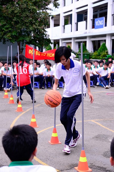 Hoàng Thùy, Chí Thiện nhập phe “chiến” với Hiếu Hiền ảnh 4