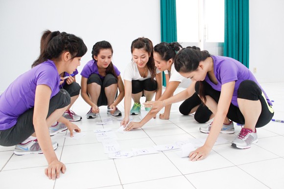 12 "hot girl" Miss Teen bước vào thử thách đầu tiên ảnh 8