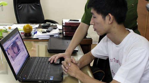 Vô tình phạm tội vì mê Facebook ảnh 1