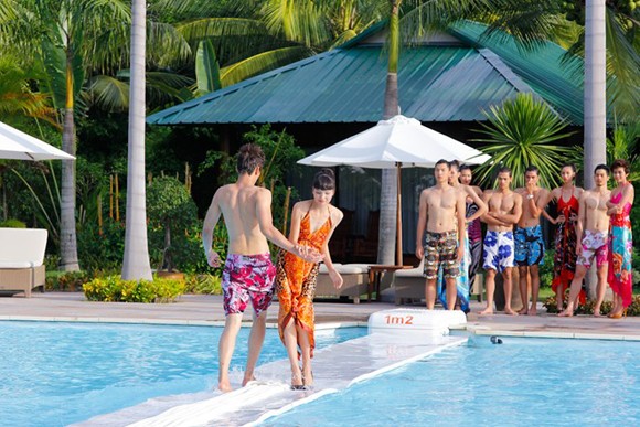 Ra đề "oái ăm", Thanh Hằng phì cười nhìn thí sinh ngã xiêu vẹo ảnh 4