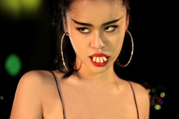 Dương Hoàng Yến bị Minh Quân bạo hành, tát lệch cả má ảnh 3