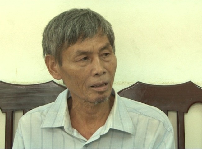 Nghi vợ lăng nhăng, dùng dao bầu đâm chết "tình địch" ảnh 2