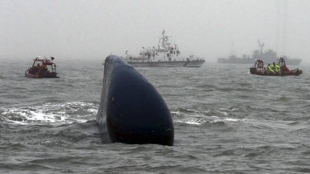 Thợ lặn tử vong khi tham gia tìm kiếm nạn nhân chìm phà Sewol ảnh 1