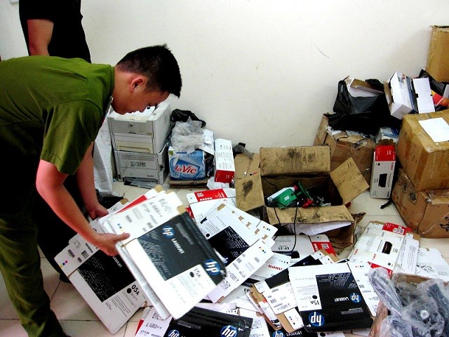 Liên tiếp phá hai vụ sản xuất, buôn bán mực in giả ảnh 1