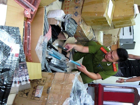 Liên tiếp phá hai vụ sản xuất, buôn bán mực in giả ảnh 3