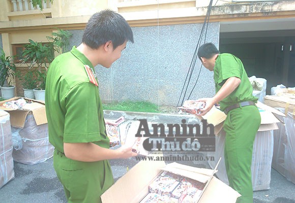 Đồ chơi lậu tràn về Hà Nội “đón” Trung thu ảnh 1