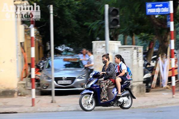 Tái diễn tình trạng không đội mũ bảo hiểm khi tham gia giao thông ảnh 5