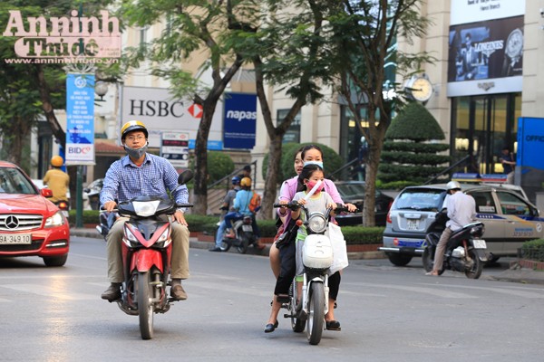 Tái diễn tình trạng không đội mũ bảo hiểm khi tham gia giao thông ảnh 7