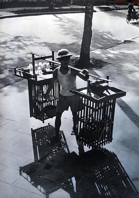 Gánh phở dạo trên phố Hà Nội Gánh phở dạo trên phố Hà Nội