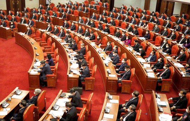 Hội nghị lần thứ tư Ban Chấp hành Trung ương Đảng khóa XIII xem xét và đề ra các biện pháp tạo chuyển biến mạnh mẽ hơn trong xây dựng, chỉnh đốn Đảng; ngăn chặn suy thoái về tư tưởng chính trị, đạo đức, lối sống; phòng, chống tham nhũng, tiêu cực