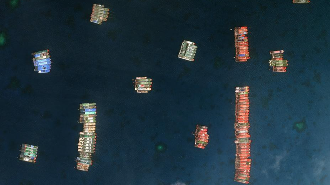 Đội tàu dân binh biển Trung Quốc kết bè ở đá Ba Đầu ở quần đảo Trường Sa thuộc chủ quyền của Việt Nam Đội tàu dân binh biển Trung Quốc kết bè ở đá Ba Đầu ở quần đảo Trường Sa thuộc chủ quyền của Việt Nam