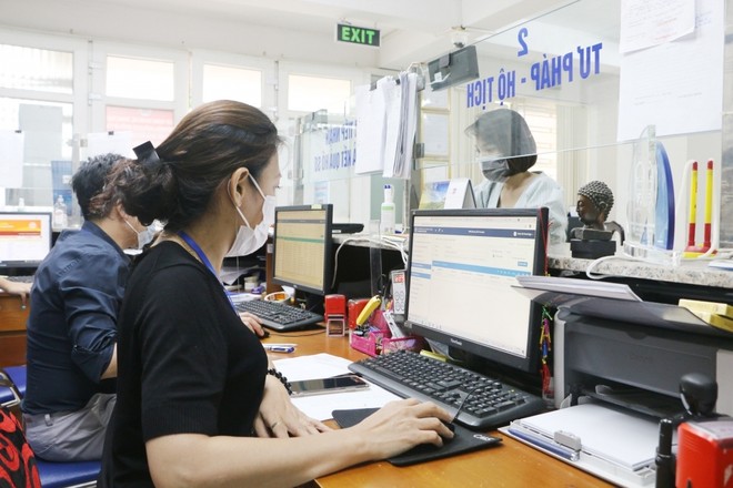 Hà Nội tăng cường thực hiện kỷ luật, kỷ cương hành chính đối với cán bộ, công chức, viên chức, người lao động tại các cơ quan, đơn vị Hà Nội tăng cường thực hiện kỷ luật, kỷ cương hành chính đối với cán bộ, công chức, viên chức, người lao động tại các cơ quan, đơn vị