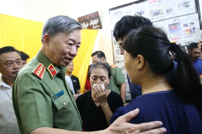 Sẻ chia niềm tiếc thương Sẻ chia niềm tiếc thương
