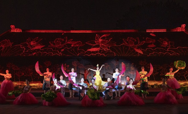Một tiết mục nghệ thuật tại lễ khai mạc (ảnh Việt Linh, Thế Bằng) Một tiết mục nghệ thuật tại lễ khai mạc (ảnh Việt Linh, Thế Bằng)