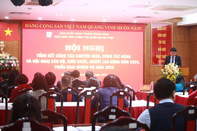 Toàn cảnh hội nghị.