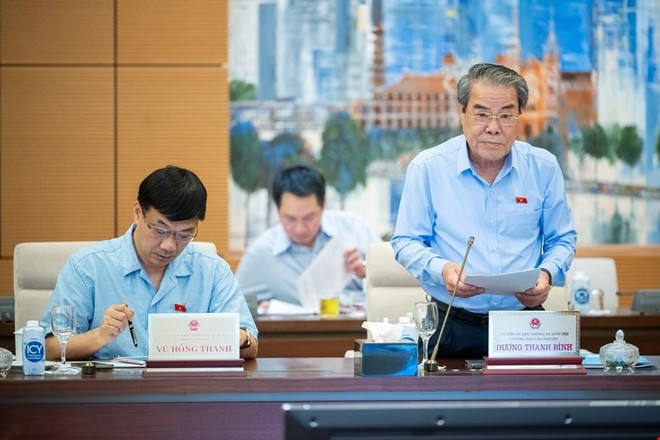 Trưởng Ban Dân nguyện thuộc UBTVQH Dương Thanh Bình báo cáo