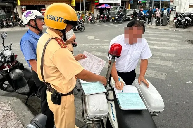 Thủ tướng yêu cầu xử lý nghiêm cán bộ vi phạm nồng độ cồn, cấm lợi dụng chức vụ để can thiệp, tác động