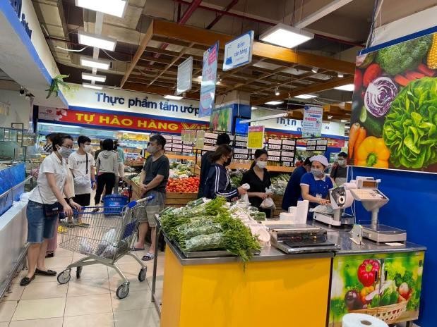 Giá xăng dầu giảm làm giảm áp lực tăng giá hàng hóa, dịch vụ Giá xăng dầu giảm làm giảm áp lực tăng giá hàng hóa, dịch vụ