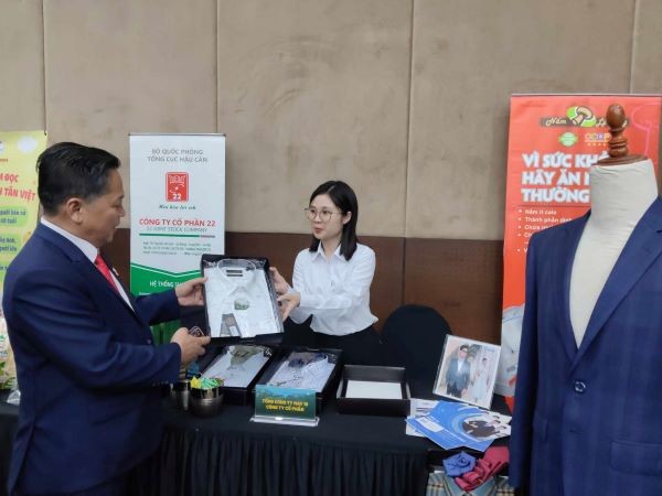 Thành viên Hiệp hội doanh nghiệp nhỏ và vừa thành phố Hà Nội giới thiệu sản phẩm tiêu biểu