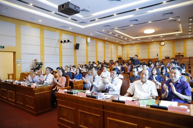 Các đại biểu tham dự lễ phát động Giải thưởng "Giải báo chí toàn quốc về nông nghiệp, nông dân, nông thôn Việt Nam” lần thứ II - năm 2024