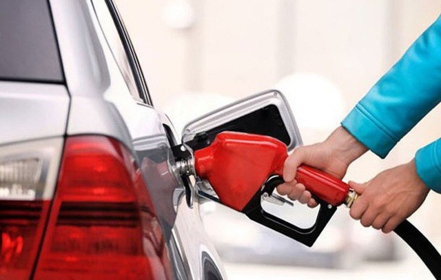 Giá xăng dầu tăng mạnh trở lại