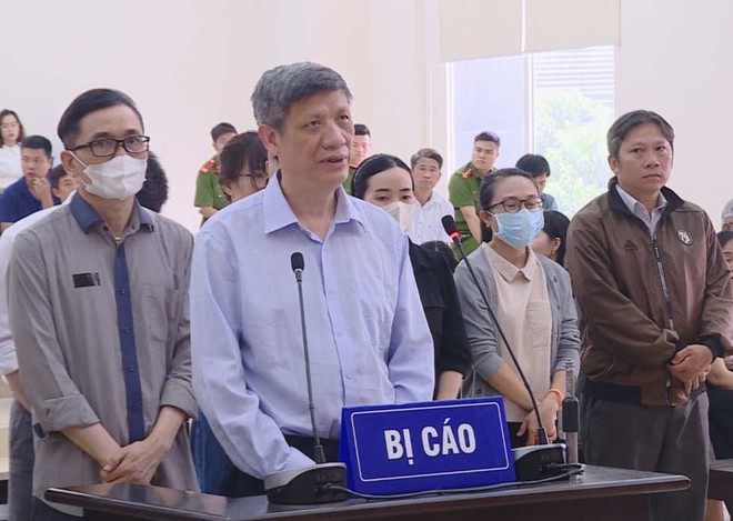 Cựu Bộ trưởng Bộ Y tế Nguyễn Thanh Long và các bị cáo liên quan.