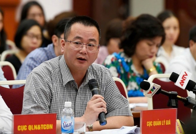 Bị can Đặng Công Khôi - cựu Phó cục trưởng Cục Quản lý giá, thuộc Bộ Tài chính. Bị can Đặng Công Khôi - cựu Phó cục trưởng Cục Quản lý giá, thuộc Bộ Tài chính.