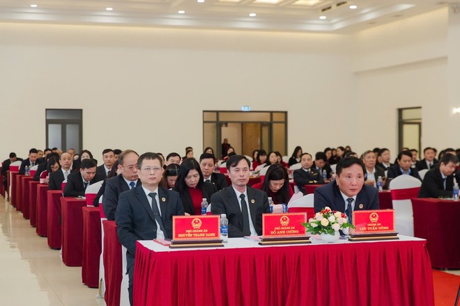 Các đại biểu tham dự Hội nghị Tổng kết nhiệm vụ năm 2024 và triển khai công tác năm 2025 của TAND hai cấp tỉnh Vĩnh Phúc.